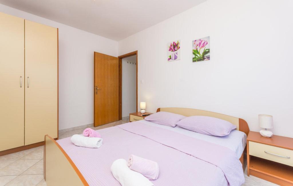 Apartments Mikulic Biograd Na Moru Esterno foto