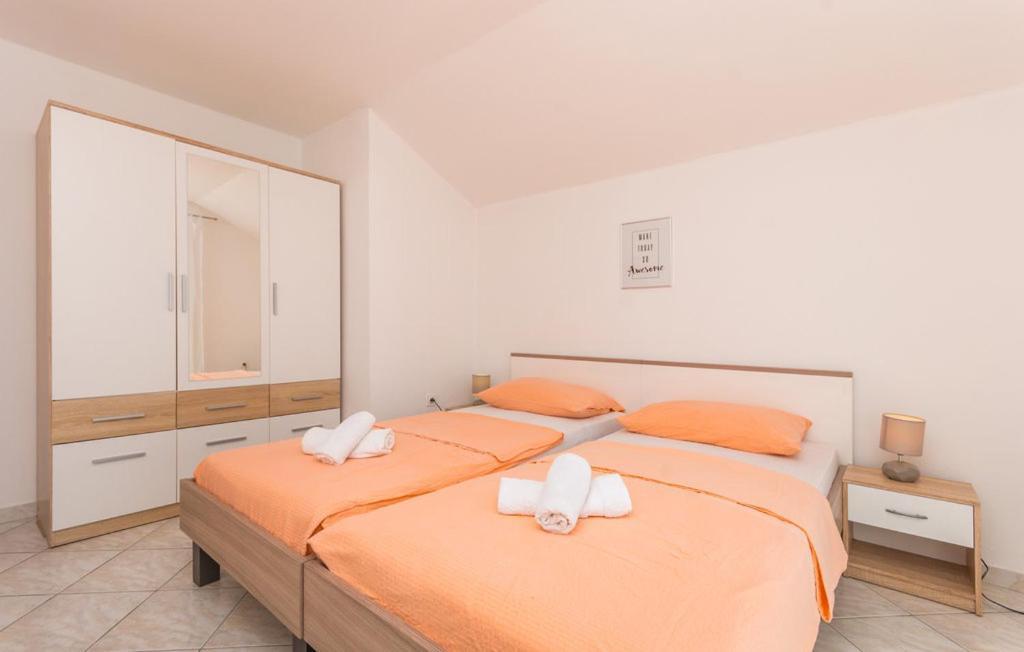 Apartments Mikulic Biograd Na Moru Esterno foto