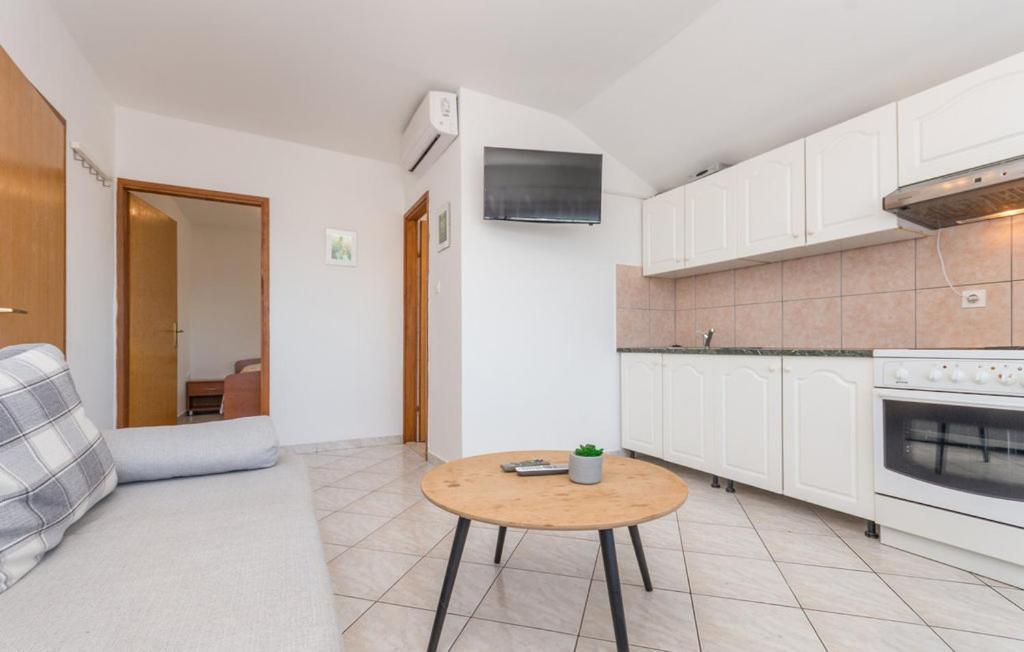 Apartments Mikulic Biograd Na Moru Esterno foto