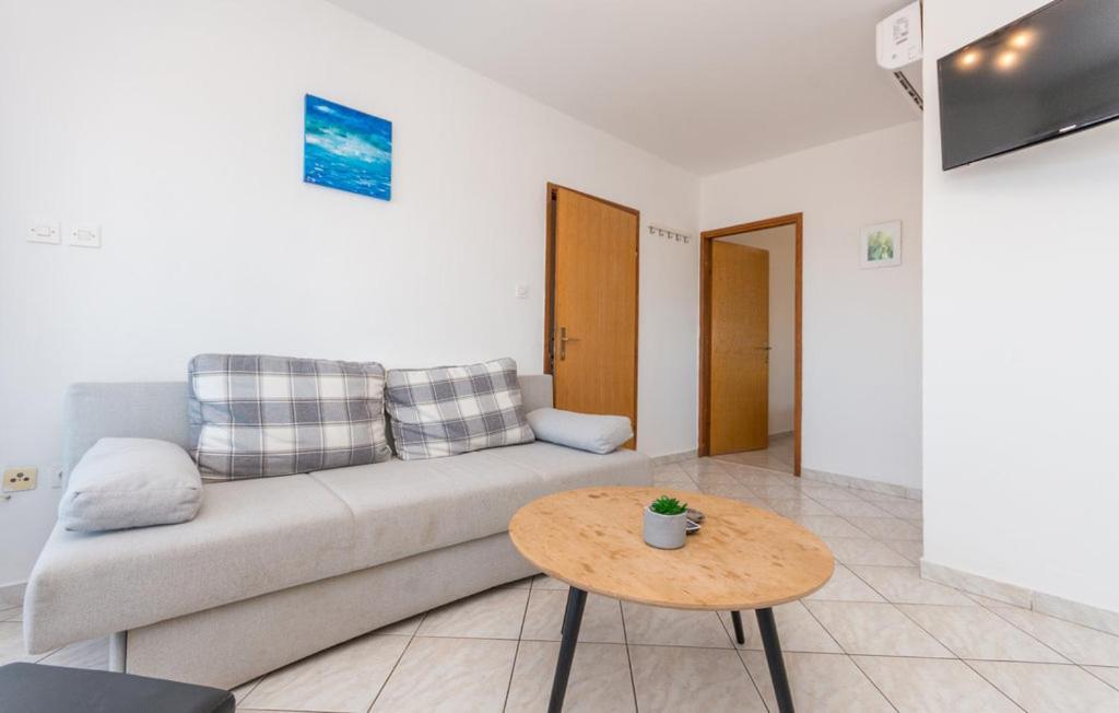 Apartments Mikulic Biograd Na Moru Esterno foto