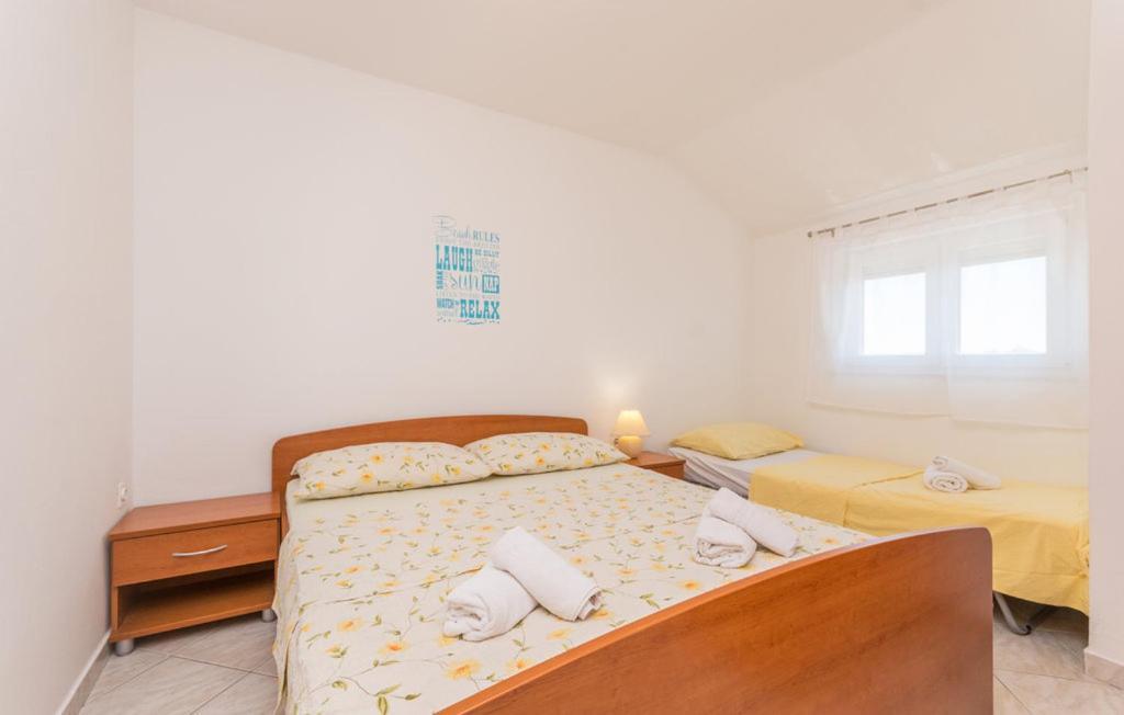 Apartments Mikulic Biograd Na Moru Esterno foto
